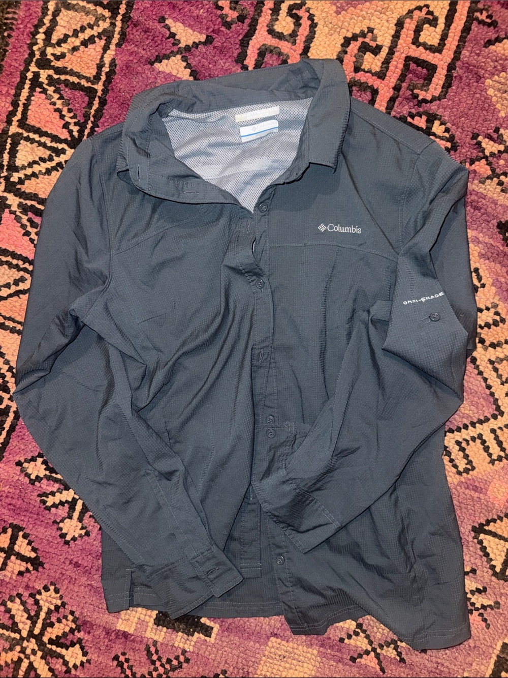 Columbia Women’s Slate Blue Omni-shade Button-Up Sun layer. Size Large